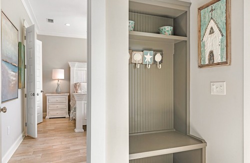 Orange Beach House | The Salty Mermaid-Gorgeous 4 bedroom home with private beach access and communit