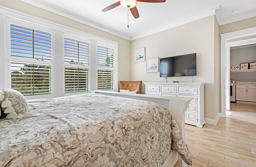 Orange Beach House | The Salty Mermaid-Gorgeous 4 bedroom home with private beach access and communit