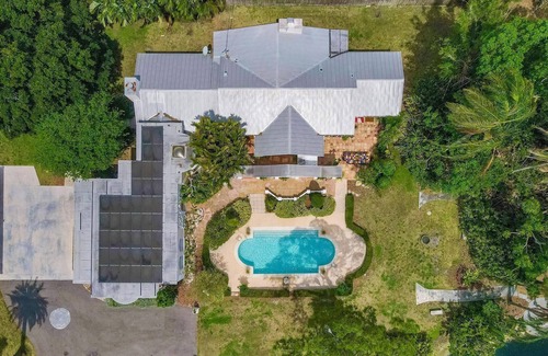 Jungle Terrace House | The Sanctuary Serene Pool Estate in St Pete