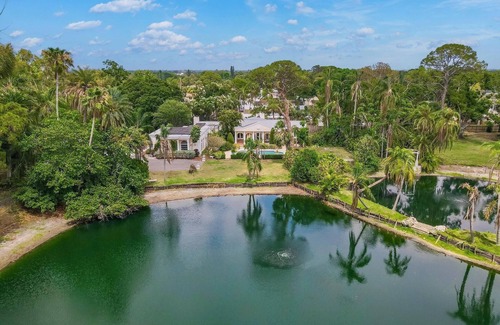 Jungle Terrace House | The Sanctuary Serene Pool Estate in St Pete