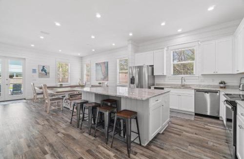 Frangista Beach House | The Sand Emperor With Jetted Pool And Game Room