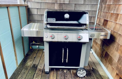 Olivia Beach House | The Sand Jamm beach house with ARCADE and HOT TUB