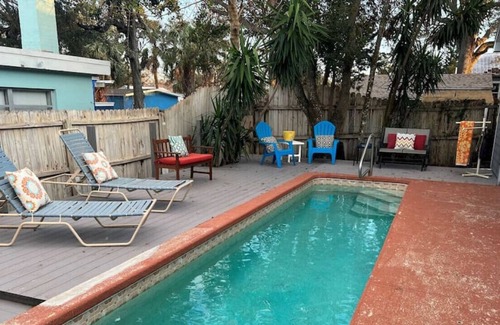Kingston Apartment | The Sandbar Studio w/ Lap Pool