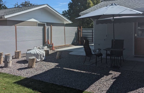 Missoula Apartment | The Saranac Suite on Bike Trail near UM, Hospital, Shopping and Recreation.