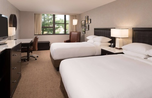 Saratoga Springs Hotel | The Saratoga Hilton