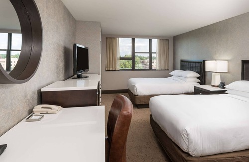 Saratoga Springs Hotel | The Saratoga Hilton