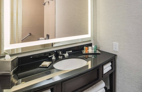 Saratoga Springs Hotel | The Saratoga Hilton