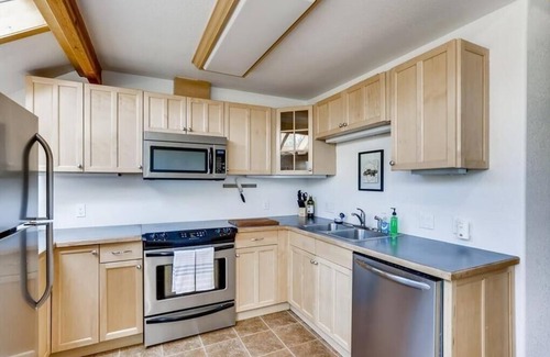 Frisco House | The Sarenne: quiet townhome in Bills Ranch