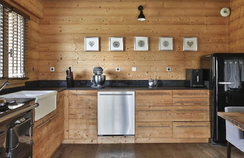 Araches-la-Frasse Ski Chalet | The sauna cabin comtemporain Carroz- - disability access