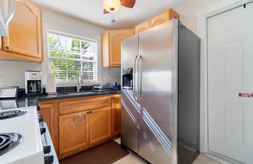 Grandview Heights Condo | The Savannah Apartment, Downtown, Restaurants, Pool, Beach, Cafes, The Square, Kravis Center