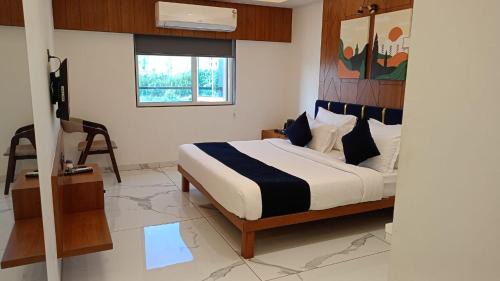 Rajpipla Hotel | The Scenic Unity