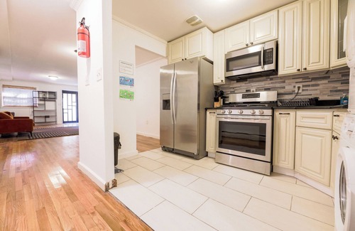 Crown Heights House | The Schenectady House - Unit 1 Standard Large Room/Shared Bath & Common Areas