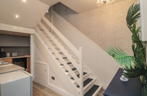 Saltburn-by-the-Sea Cottage | THE SEA ESCAPE, pet friendly, with a garden in Saltburn-By-The-Sea
