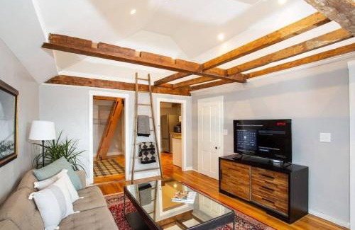 Marblehead Apartment | The Seabird Suite