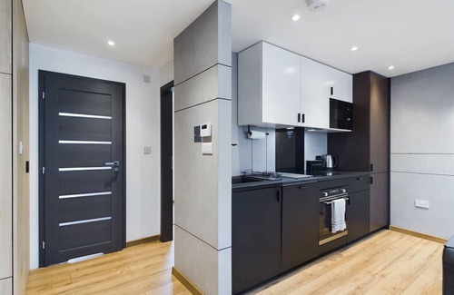 Torquay Apartment | The Seaside Manor | Torquay | 3 Bed | Free Parking