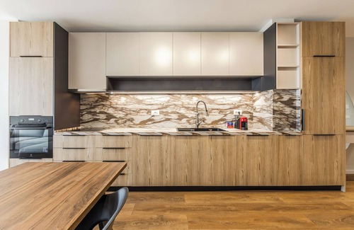 Golem Apartment | The Seaview Jacuzzi Suite by PS