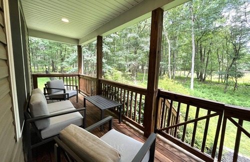 Albrightsville Villa | The Secluded Pocono Retreat w/Private Pool & Hot Tub