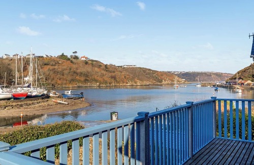 Fishguard Cottage | The setting is peaceful yet never far from the sea.