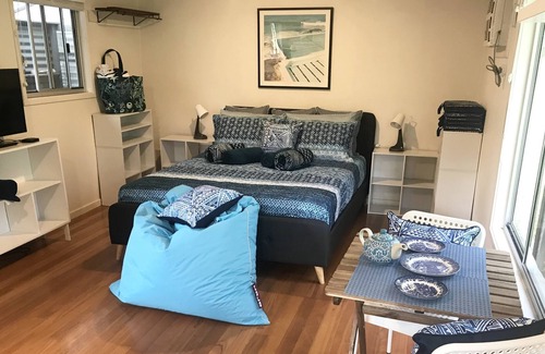 South Durras Cabin | The Shack - breakfast, linen and bath towels included