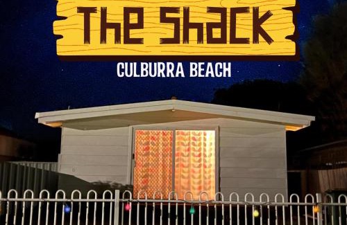 Culburra Beach House | The Shack Culburra Beach- retro cool location pool table tiki bar