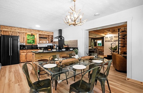 Gilford House | The Shanty-Lakes Region–Fall Activities/Pavilion/Gunstock/Lake Winni/HGTV Design