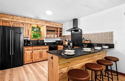 Gilford House | The Shanty-Lakes Region–Fall Activities/Pavilion/Gunstock/Lake Winni/HGTV Design