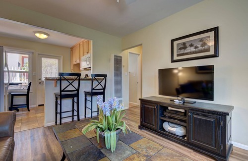 North Pacific Beach Apartment | The Shark - Pacific Beach