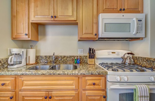 North Pacific Beach Apartment | The Shark - Pacific Beach