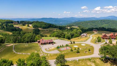Elk Park House | The Sheltered Elk at Eagles Nest