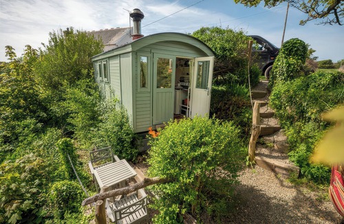 St Brides Cottage | THE SHEPHERD HUT, pet friendly, country holiday cottage in Solva