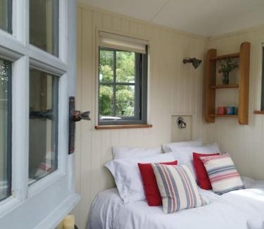 East Ashling House | The Shepherd's Hut @ Chichester Cottage