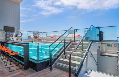 East Village Apartment | The Shift: Stylish 1-BR Apt with AC in Sunny San Diego – Comfort & Convenience!
