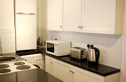 Cirencester Apartment | The Shop - Cotswold Apartment, Sleeps 2, Cirencester