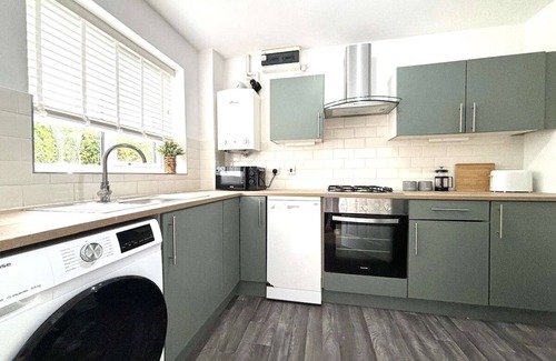 Shrewsbury House | The Shrewsbury Stayscape – Modern & Stylish 3 Bed