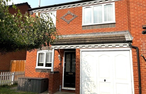 Shrewsbury House | The Shrewsbury Stayscape – Modern & Stylish 3 Bed