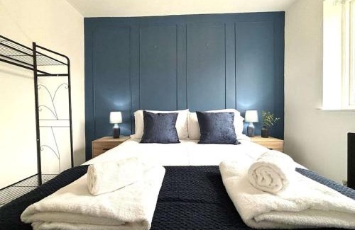 Shrewsbury Apartment | The Shrewsbury Stayscape - Modern and Stylish 3 Bed By Parydise Properties Ltd - Perfect for Business or Leisure Stays