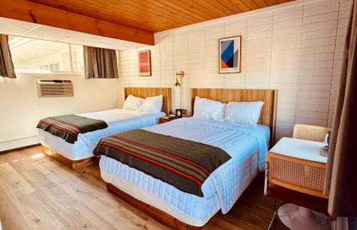 Traverse City Hotel | The Sierra Motel