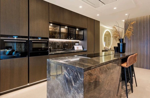 New Golden Mile Cottage | The Signature Penthouse