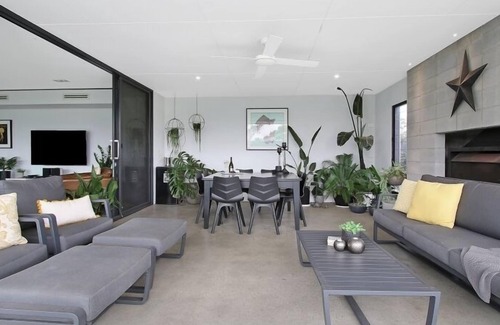 Mulwala House | The Sinatra Couples Retreat