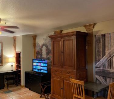 F. Q. Story House | THE SINATRA STUDIO FULL KITCHEN and YARD ARTS RooSEVELT ROW CONVENTION CENTER ASU DOWNTOWN PHOENIX
