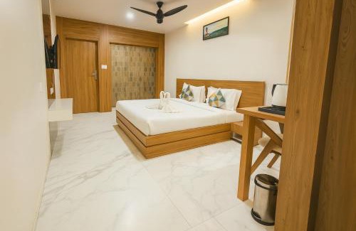 Rajpipla Hotel | The Sky Imperial Unity Inn