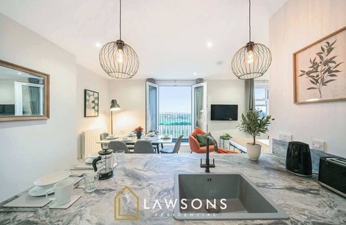 Portsmouth Apartment | The Sky Suites by Lawsons
