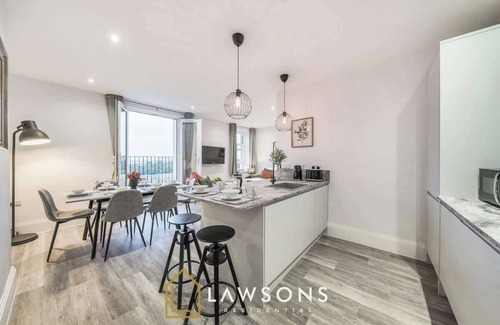 Portsmouth Apartment | The Sky Suites by Lawsons