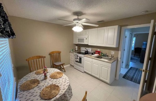 Port Orange House | The Sleep Inn (1Br/Bath + Kitchen)