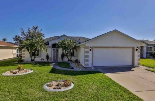 Port Orange House | The Sleep Inn (1Br/Bath + Kitchen)