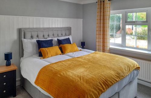 Southwell House | The Snug