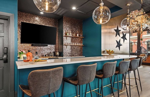 Downtown Nashville Condo | The Songbird-Luxury Penthouse Banker's Alley-Walk to Broadway