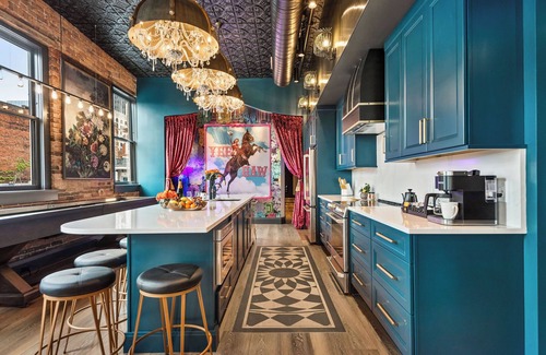 Downtown Nashville Condo | The Songbird-Luxury Penthouse Banker's Alley-Walk to Broadway