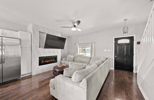 Columbus House | The Southern Nook – For 8