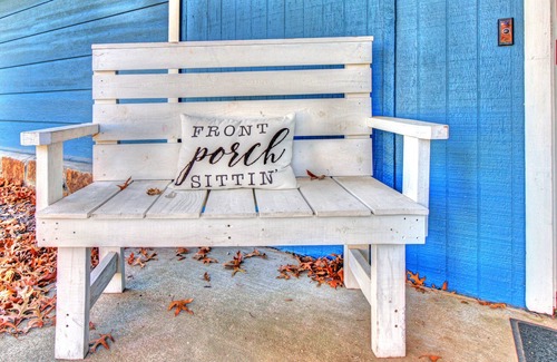 Broken Arrow House | The Space Place: Cosmic-Themed Family Getaway Near Hotspots in Tulsa, Oklahoma!